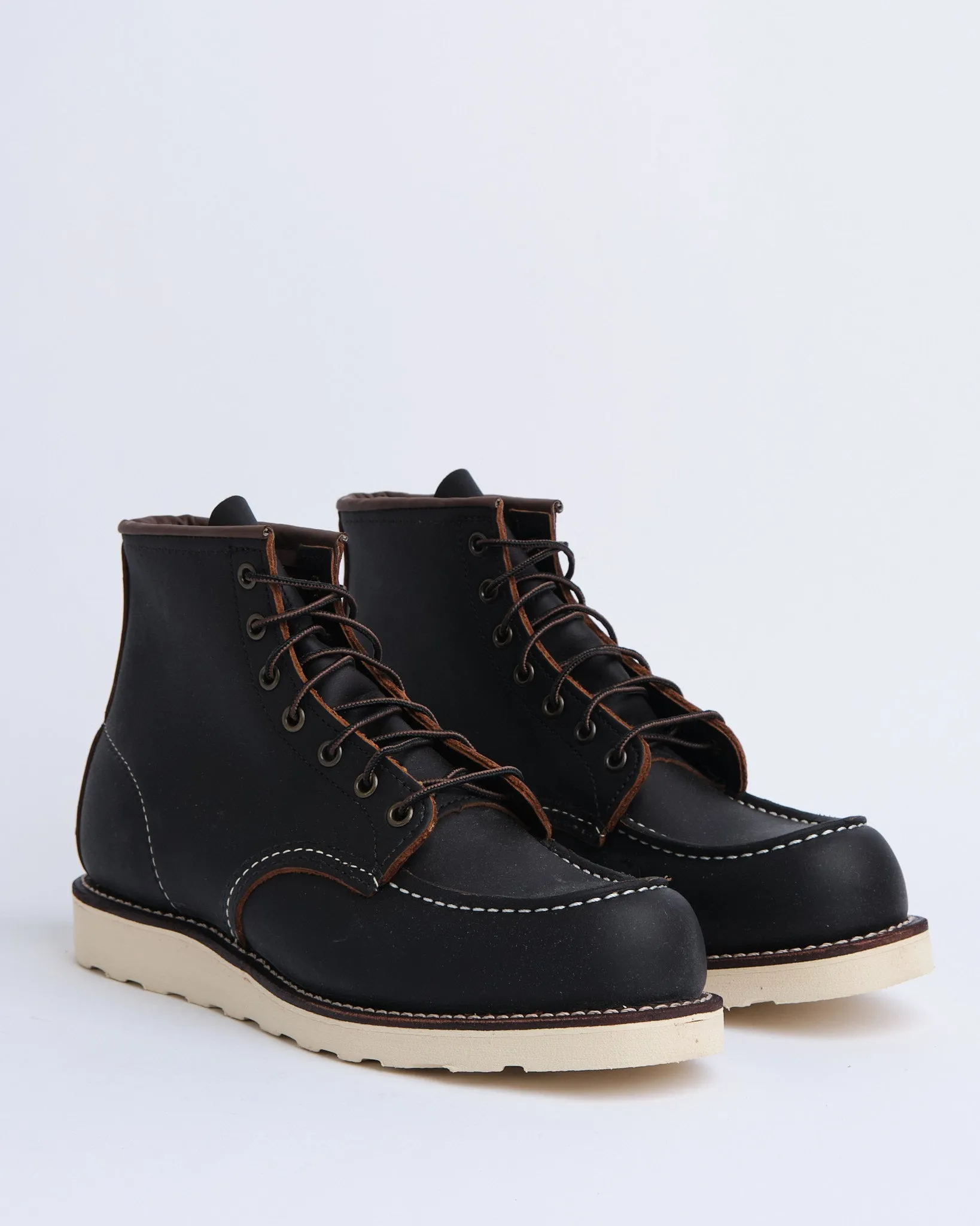 8849 Moc Toe Black Prairie Leather