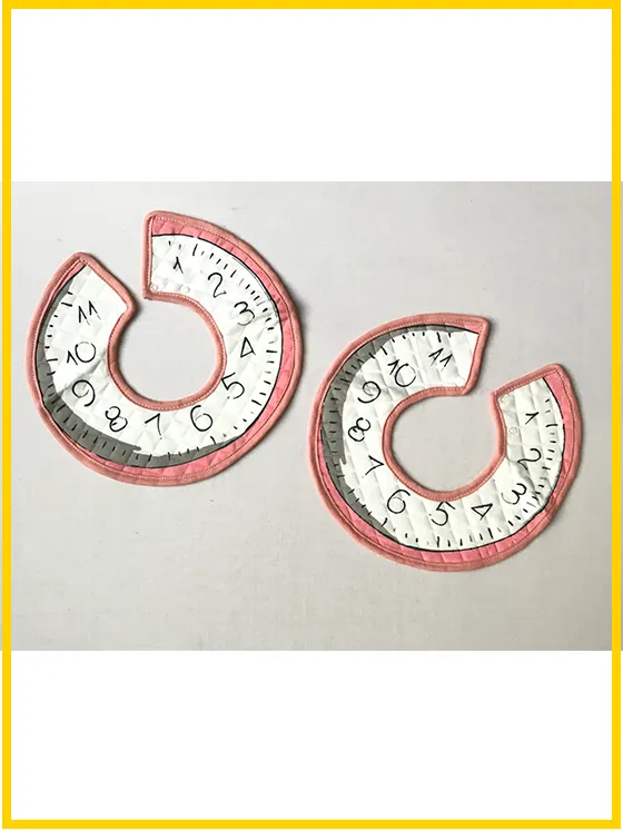 BB37-Pack of 2 Clock Bibs