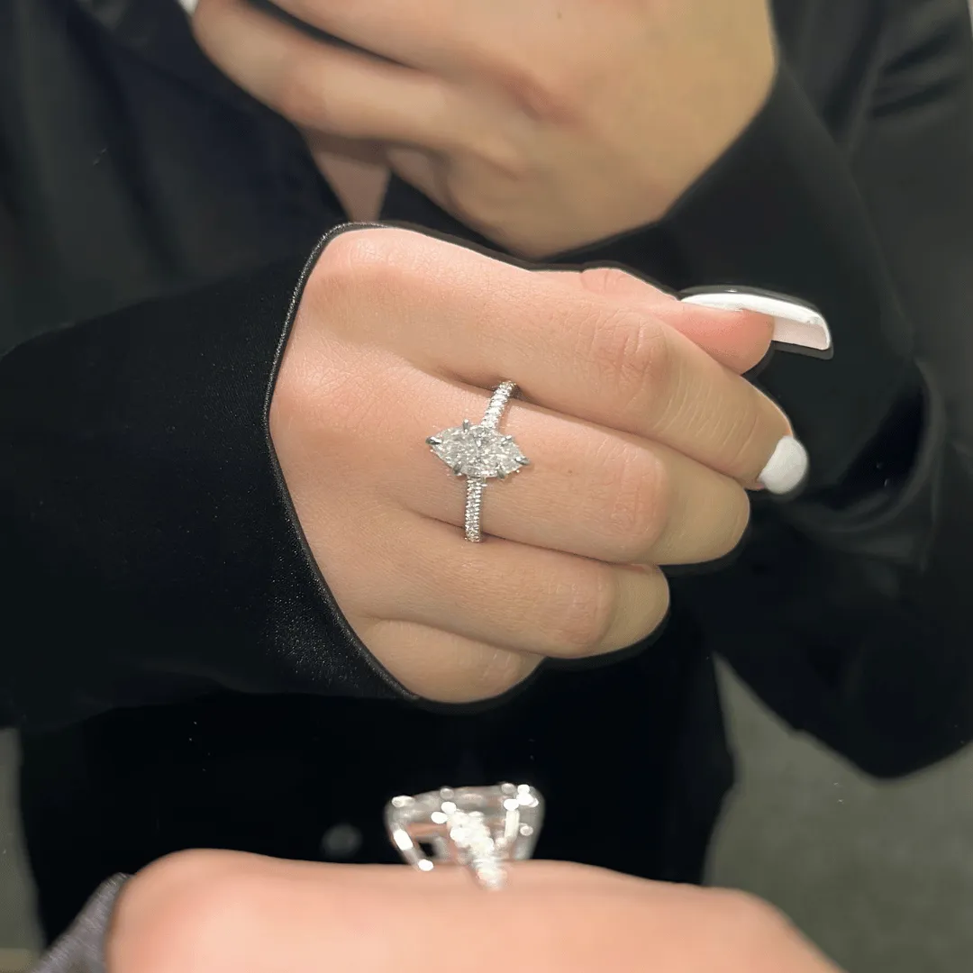 JADA MOISSANITE RING