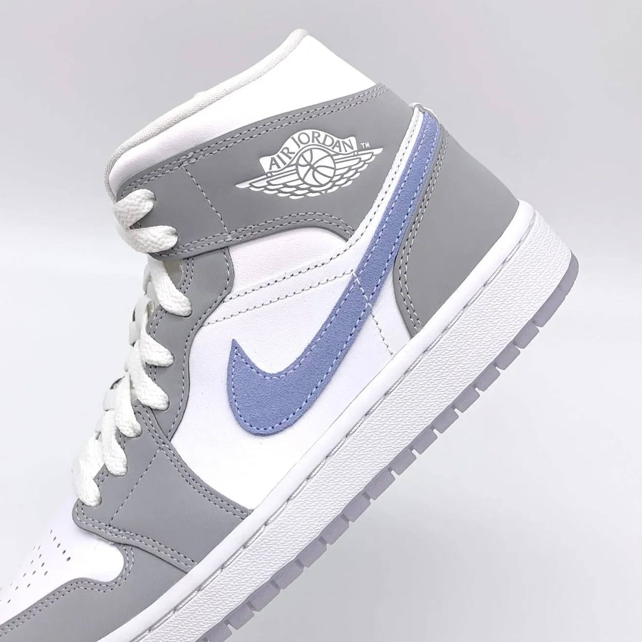 Jordan 1 Mid Wolf Grey