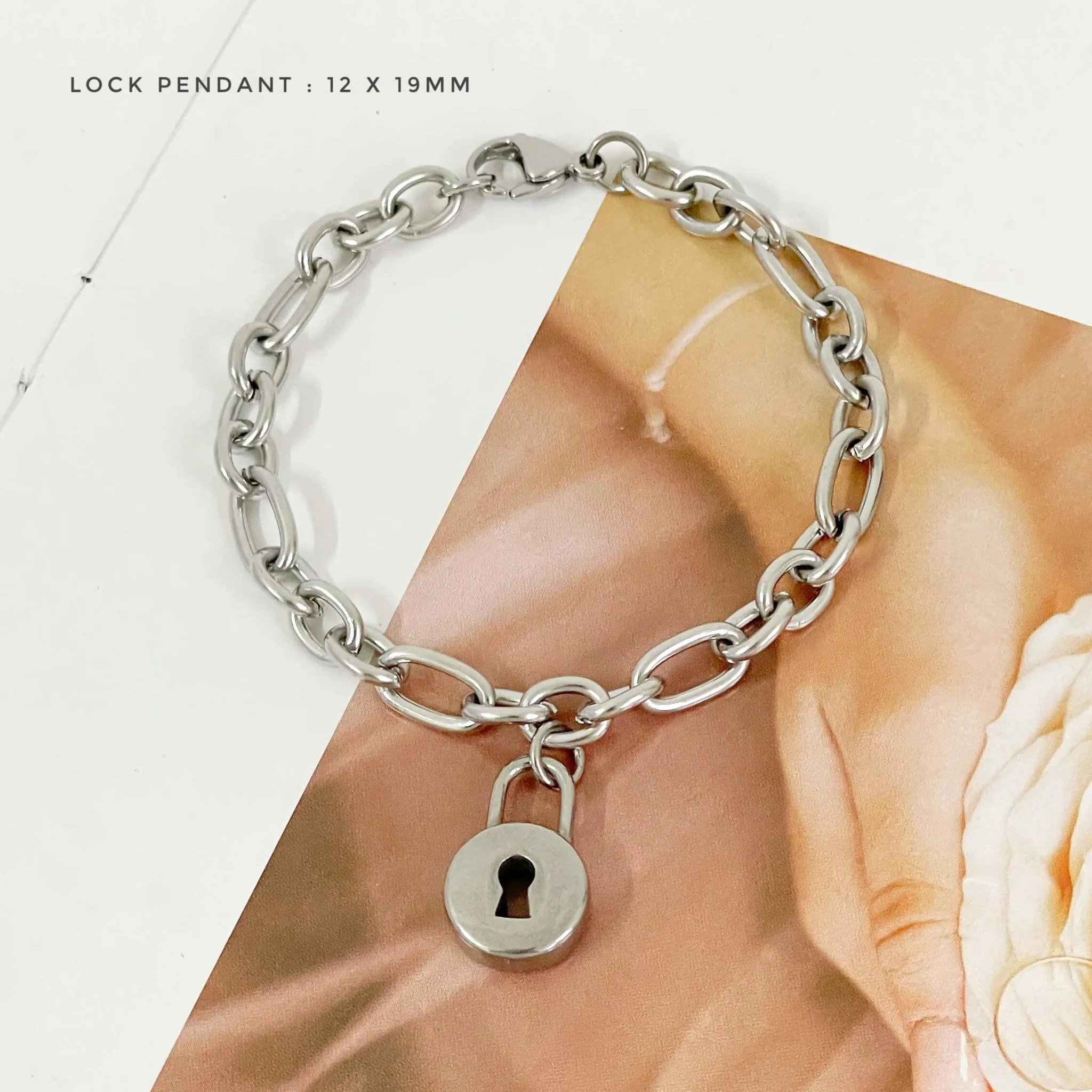 Lock Oval Cable Chain Bracelet