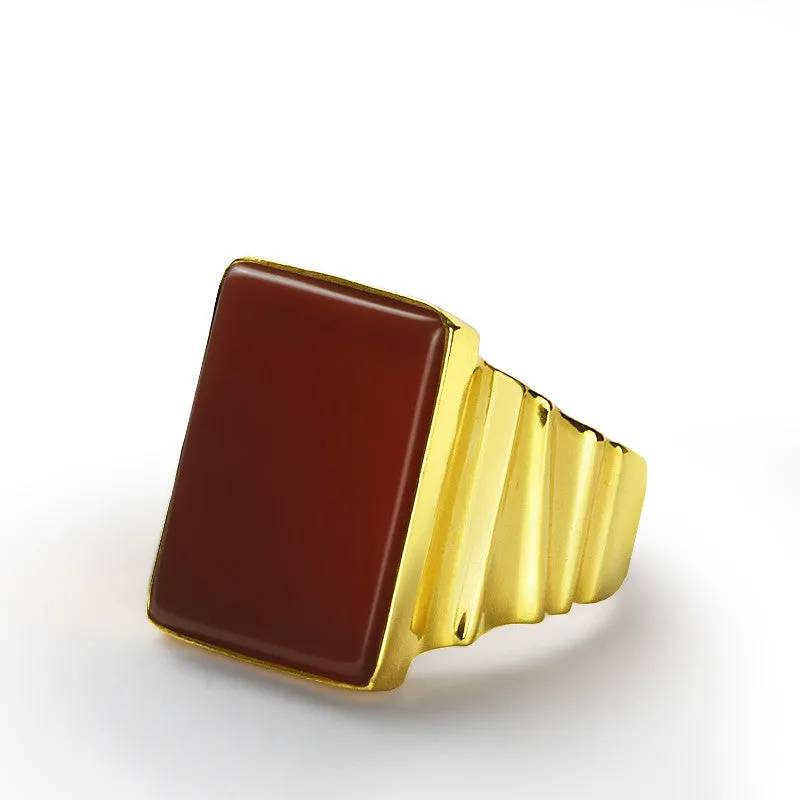 Men's Ring in 14k Yellow Gold with Natural Red Agate Gemstone