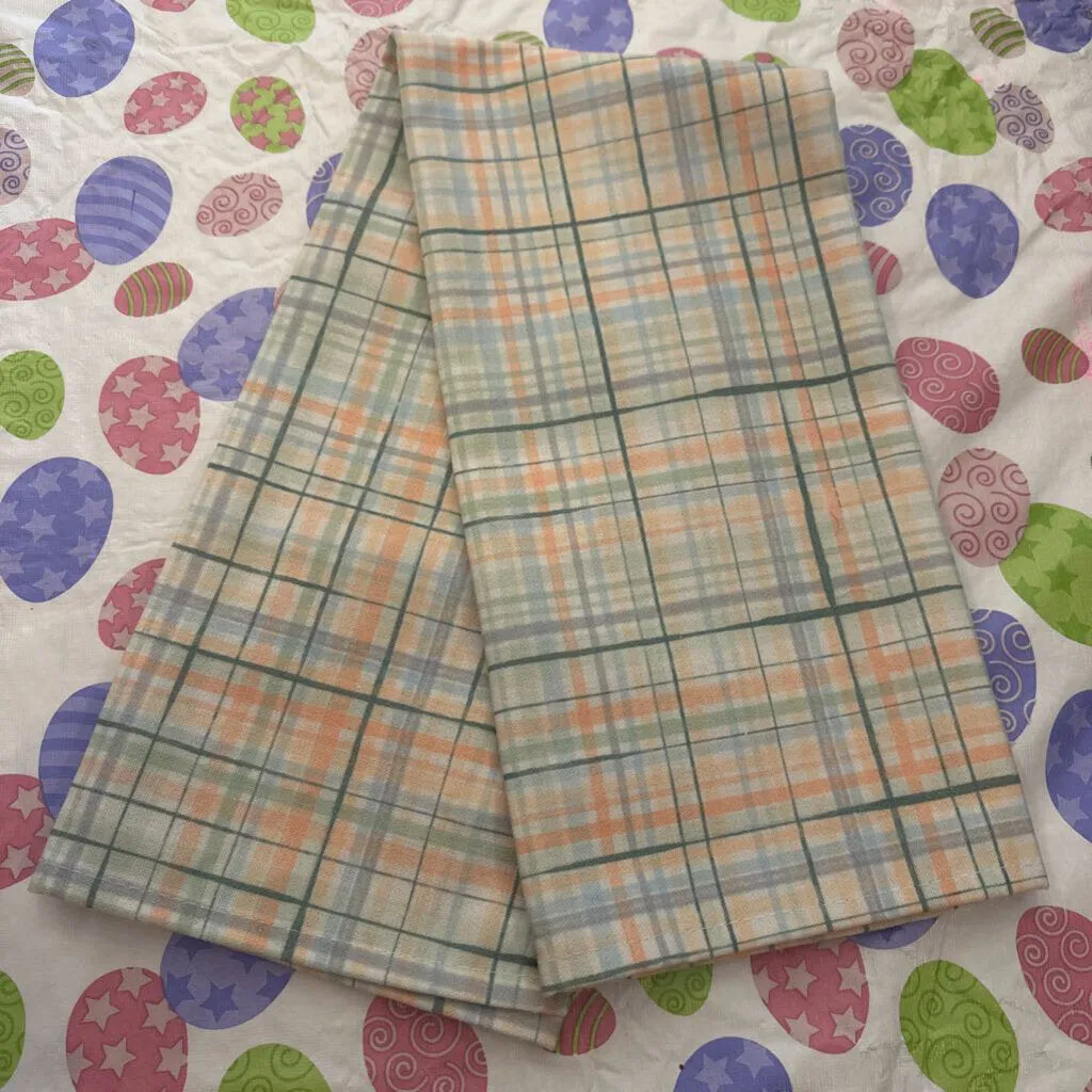 New! Thirty-One S/2 Tea Towels Spring Plaid