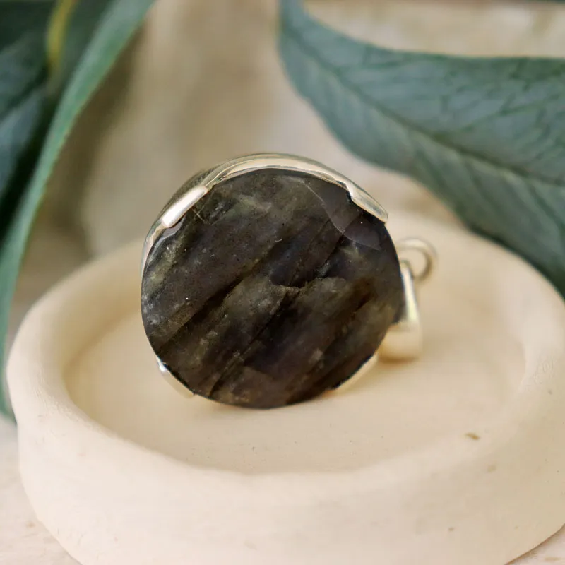 Stella Labradorite Round Bohemian Pendant