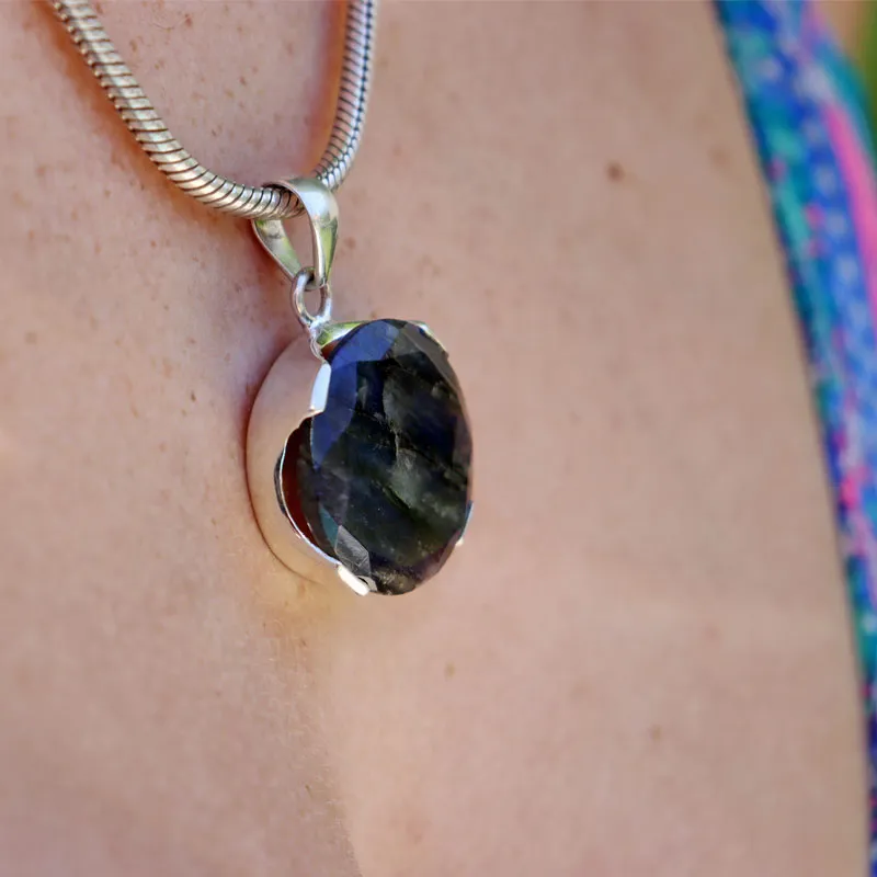 Stella Labradorite Round Bohemian Pendant