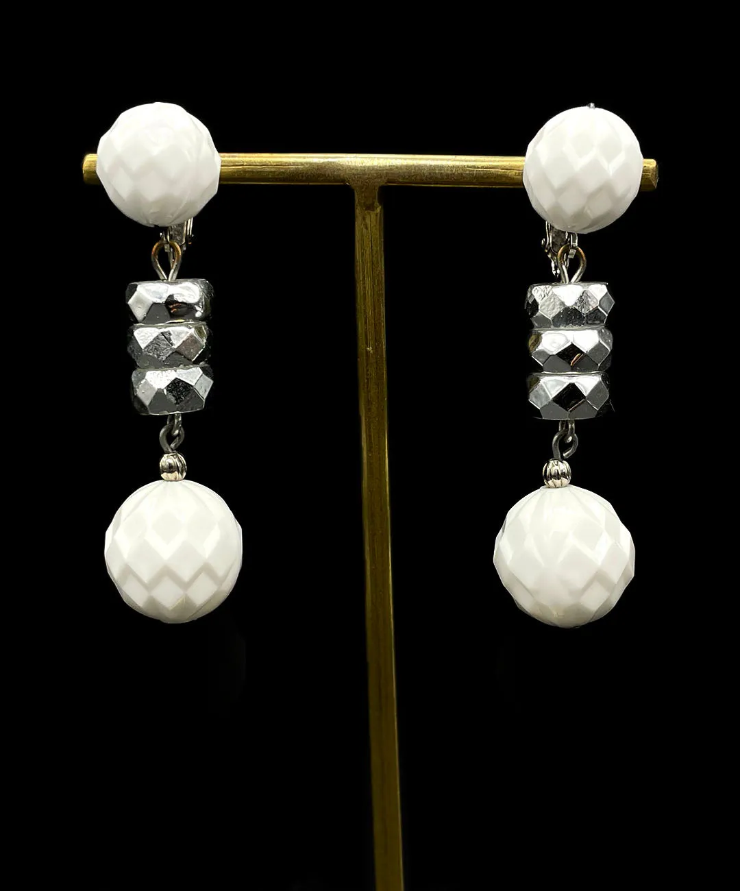 【USA輸入】ヴィンテージ VOGUE ホワイト ミラーボール イヤリング/Vintage VOGUE White Mirrorball Clip On Earrings