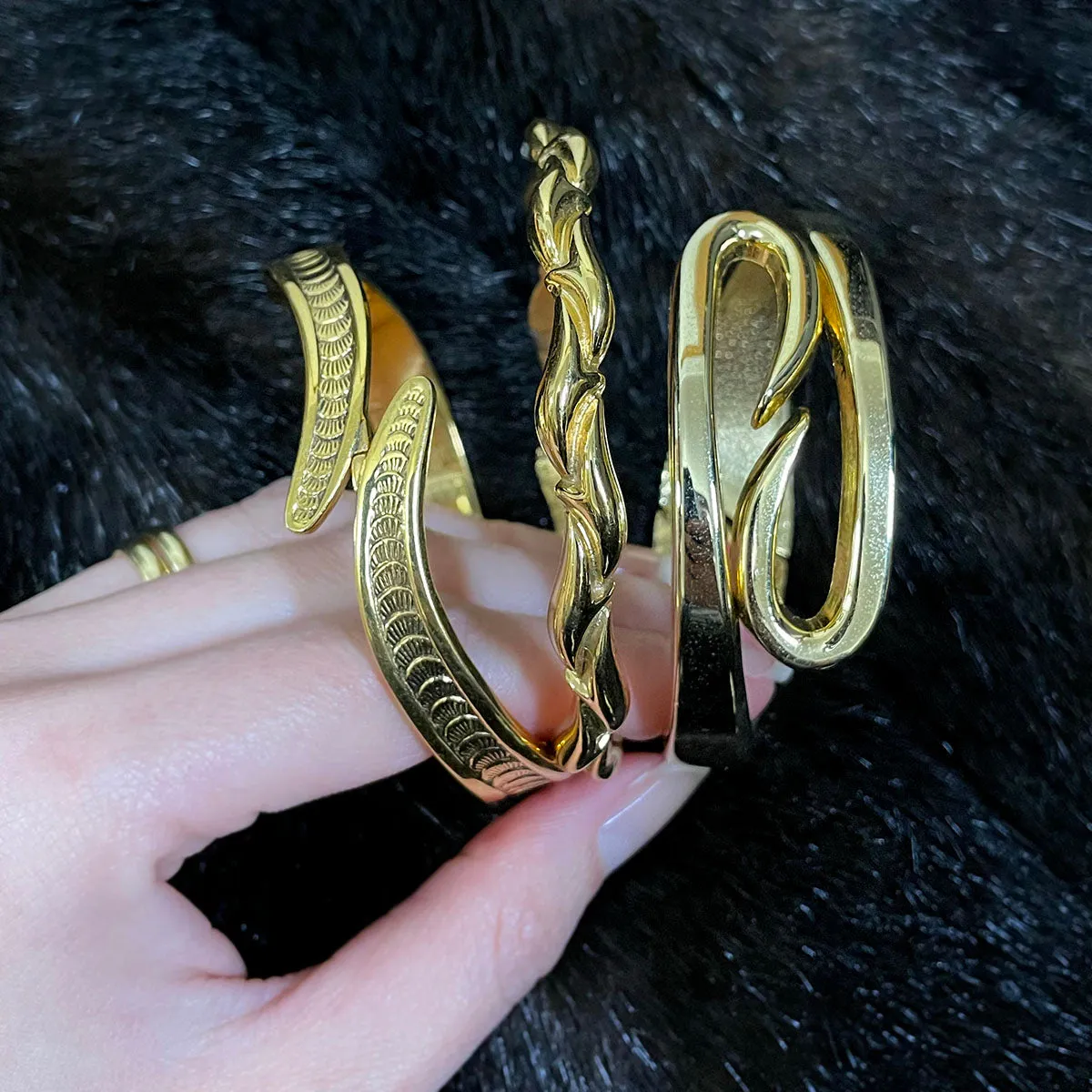 【USA輸入】ヴィンテージ ゴールド ウェーブ バングル/Vintage Gold Wave Bangle