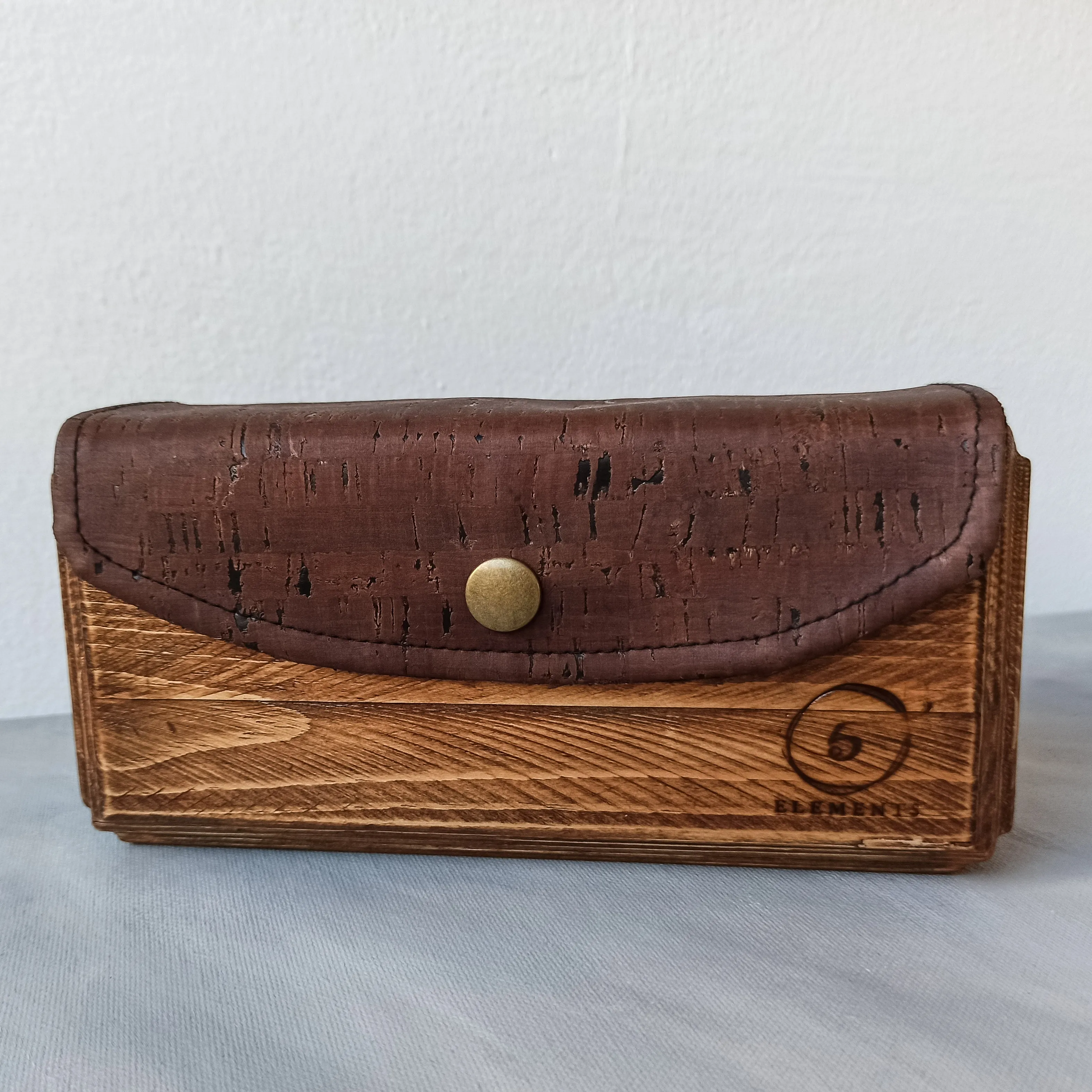 Wooden handmade clutch bag with brown cork leather - Eco friendly