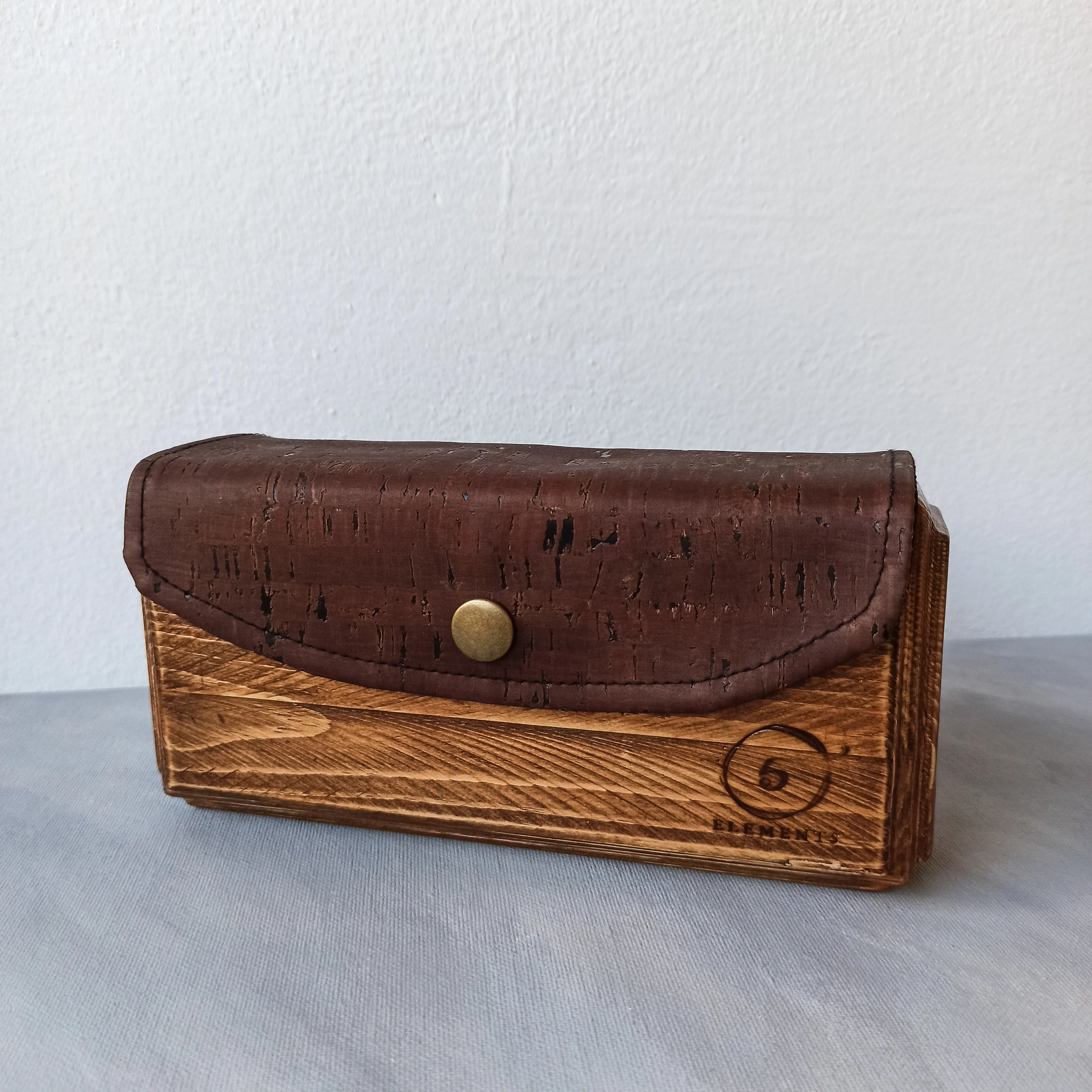 Wooden handmade clutch bag with brown cork leather - Eco friendly